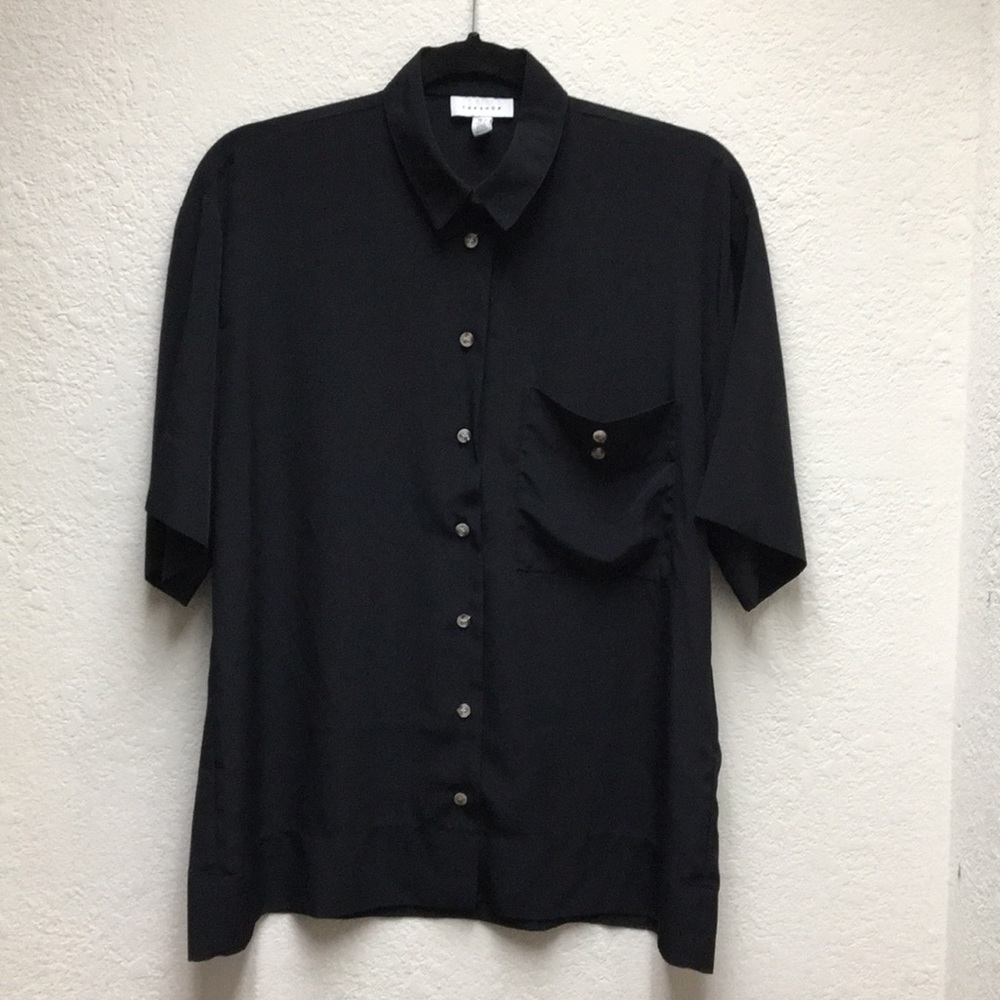 TOPSHOP short sleeved button down blouse